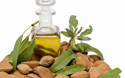 Badem Yağı Göze Kaçarsa Ne Yapılmalı?